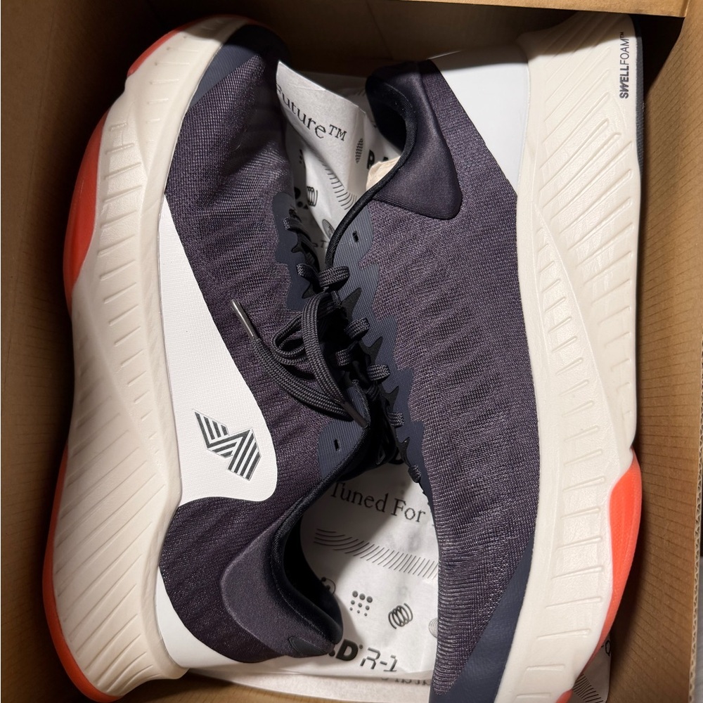 RAD Global R-1 runners men’s 13